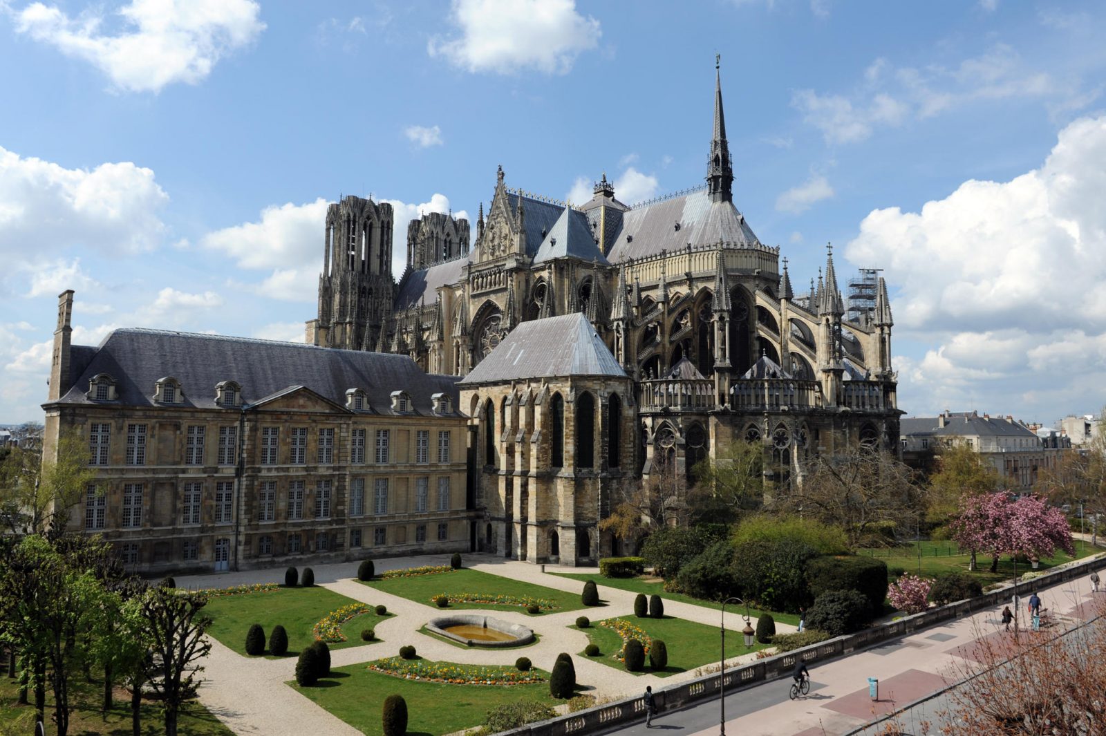 cathédrale_palais_du_tau